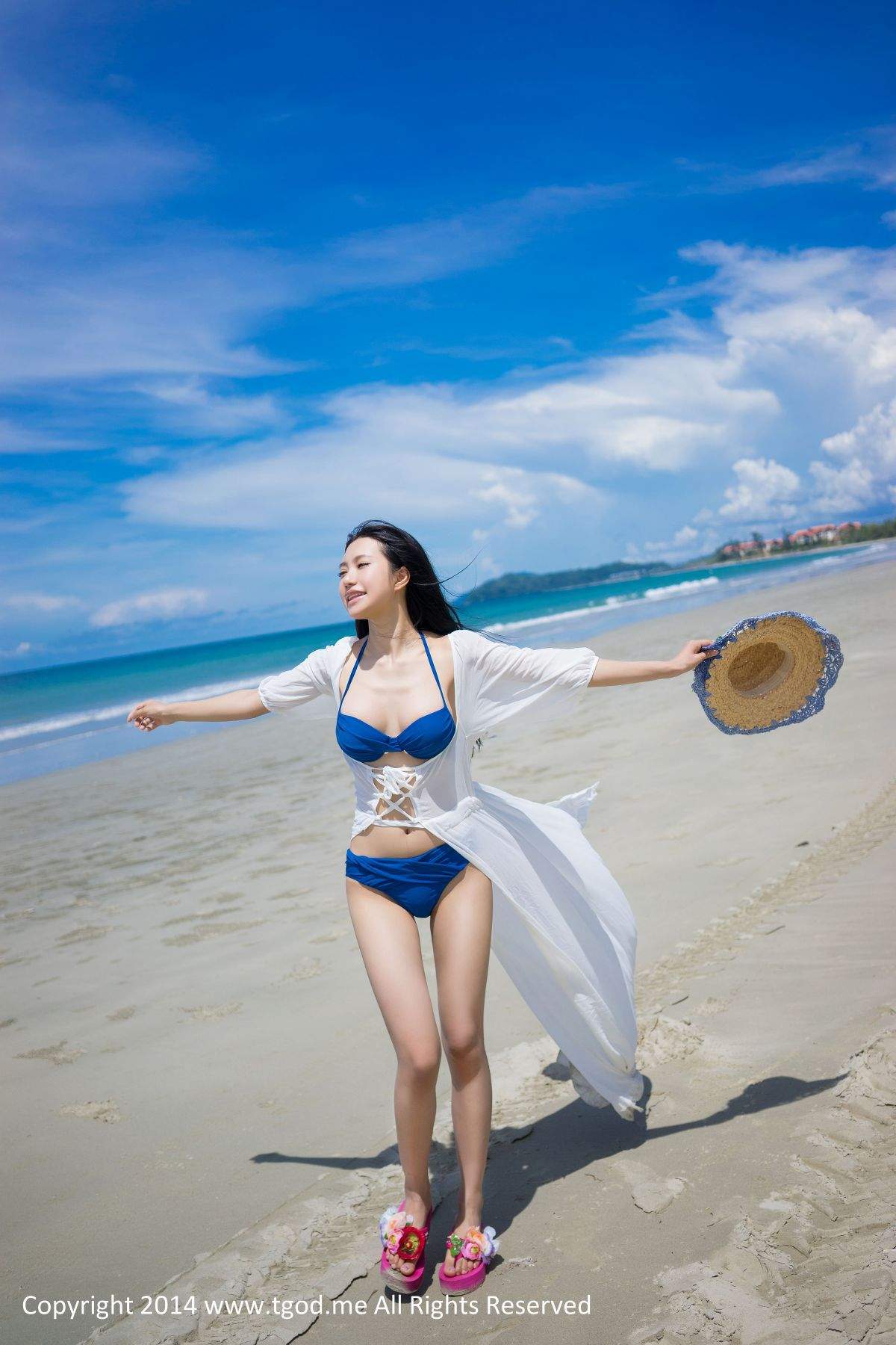 沙滩美女图片