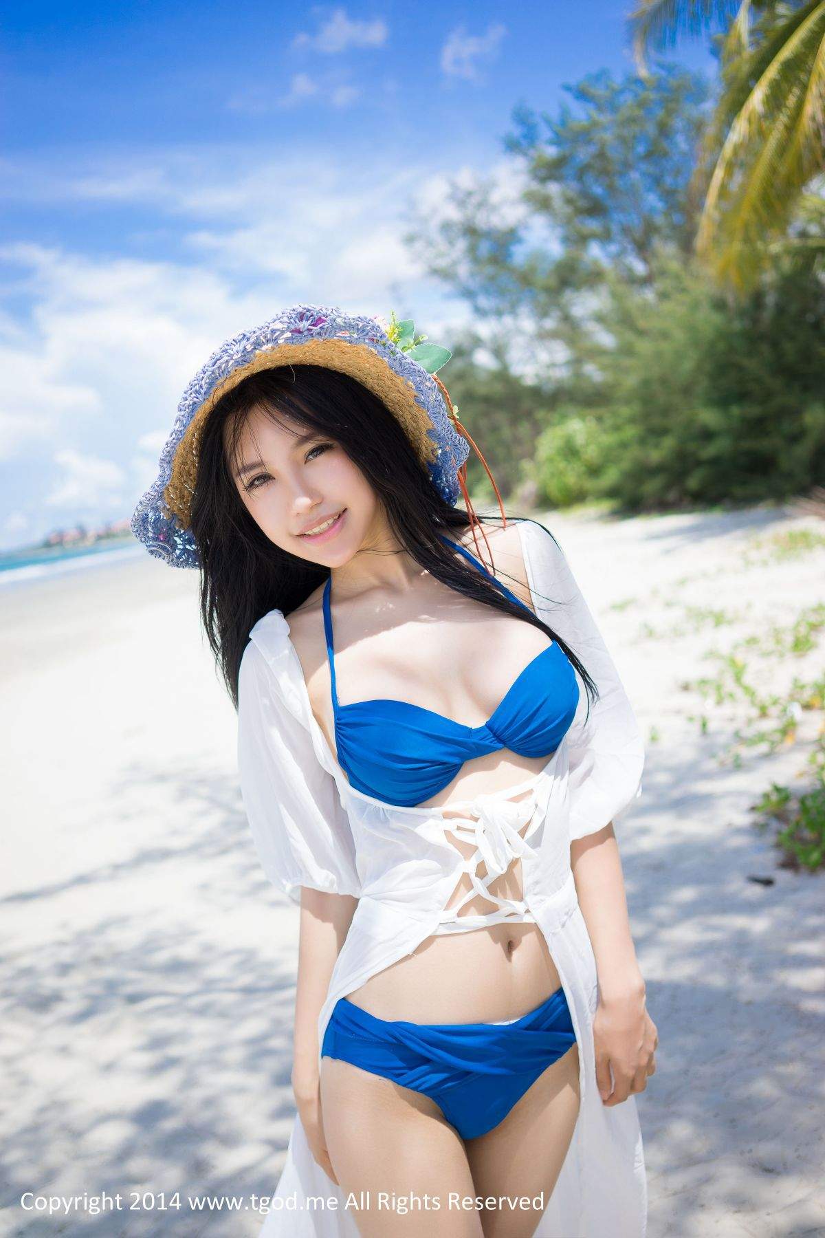 沙滩美女图片