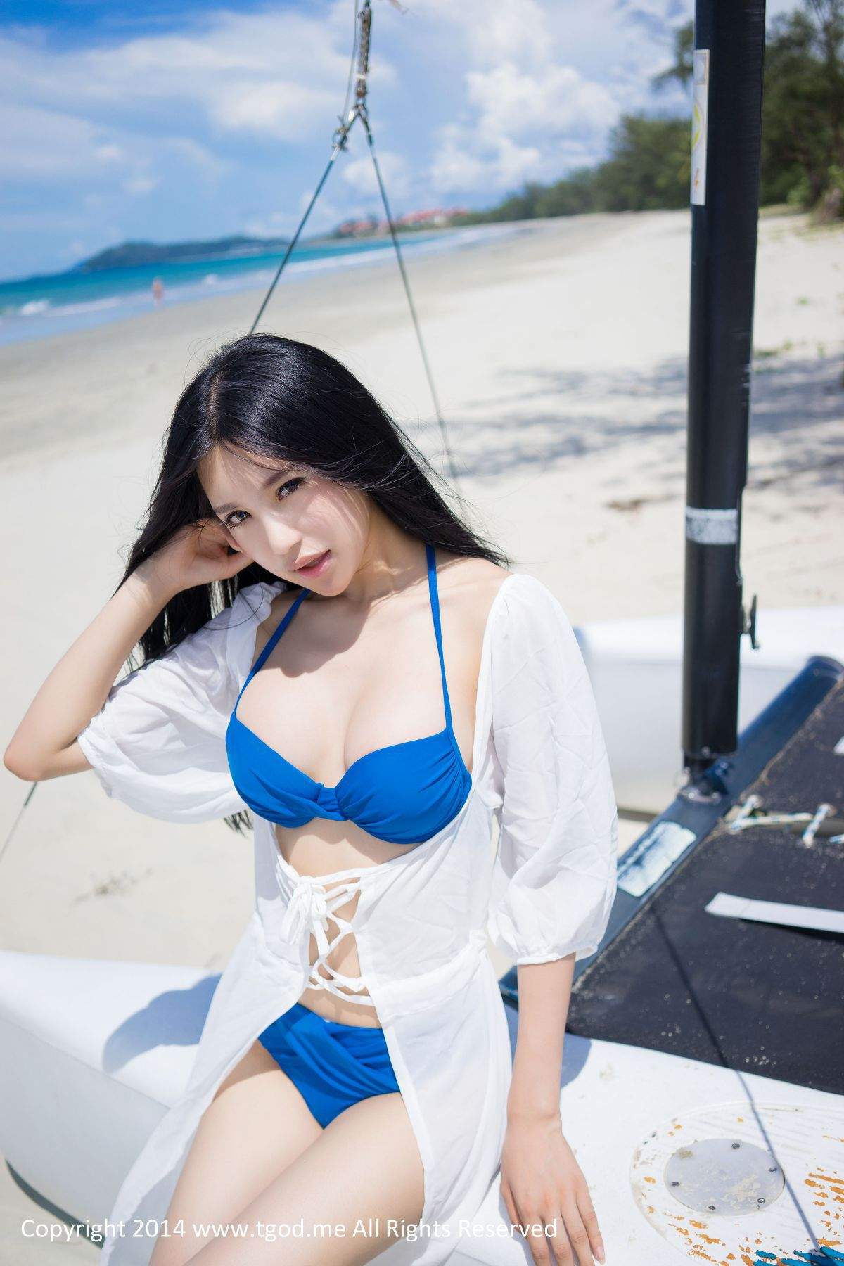 沙滩美女图片