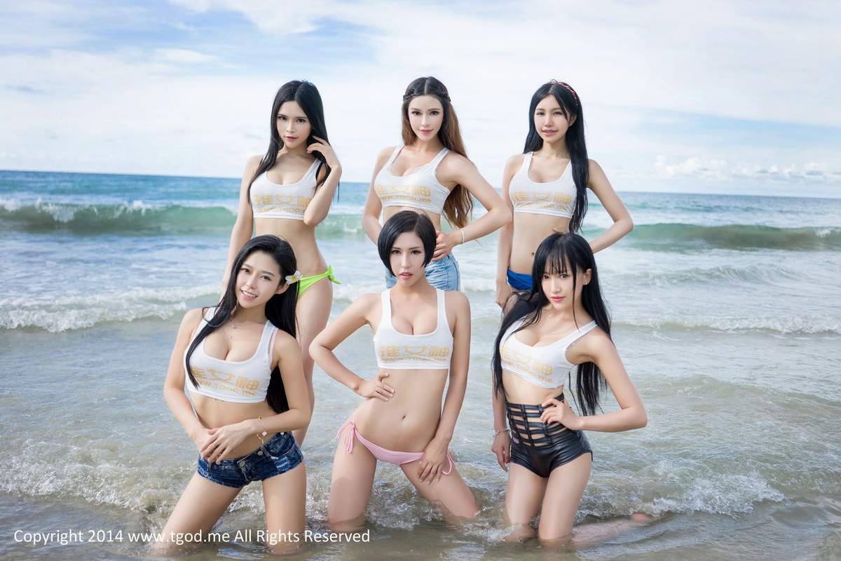 沙滩美女图片