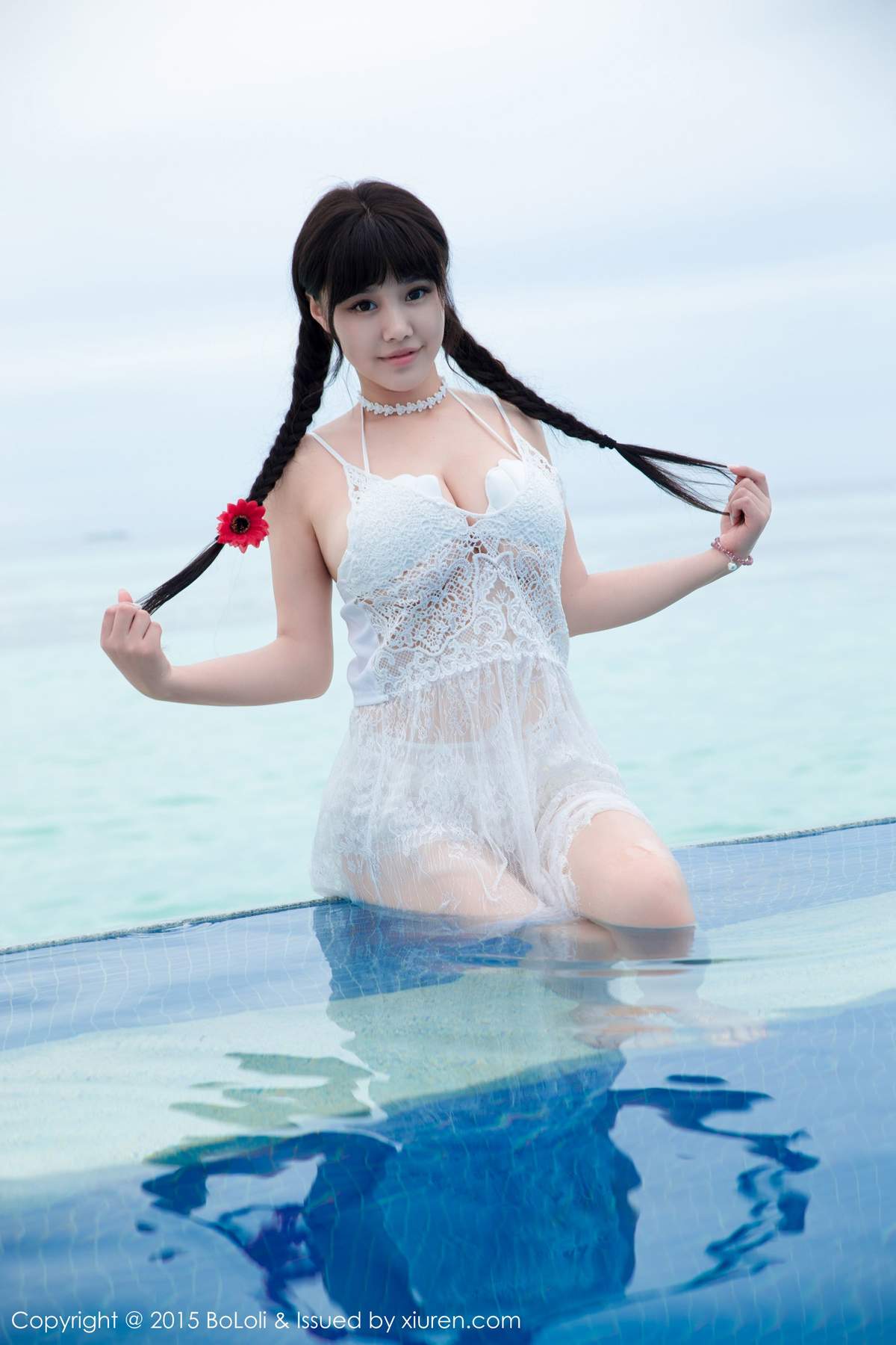 沙滩美女图片