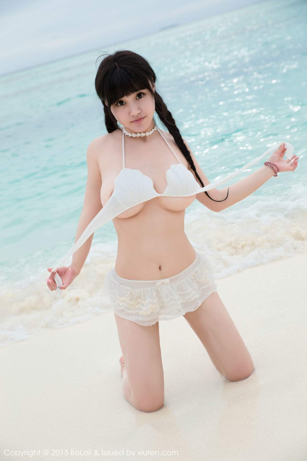 沙滩美女图片