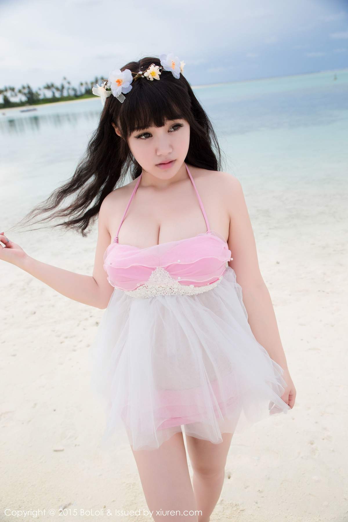 沙滩美女图片