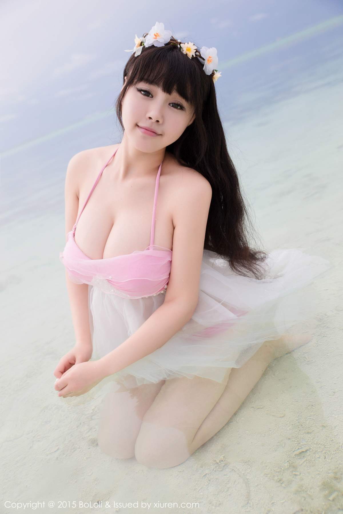 沙滩美女图片