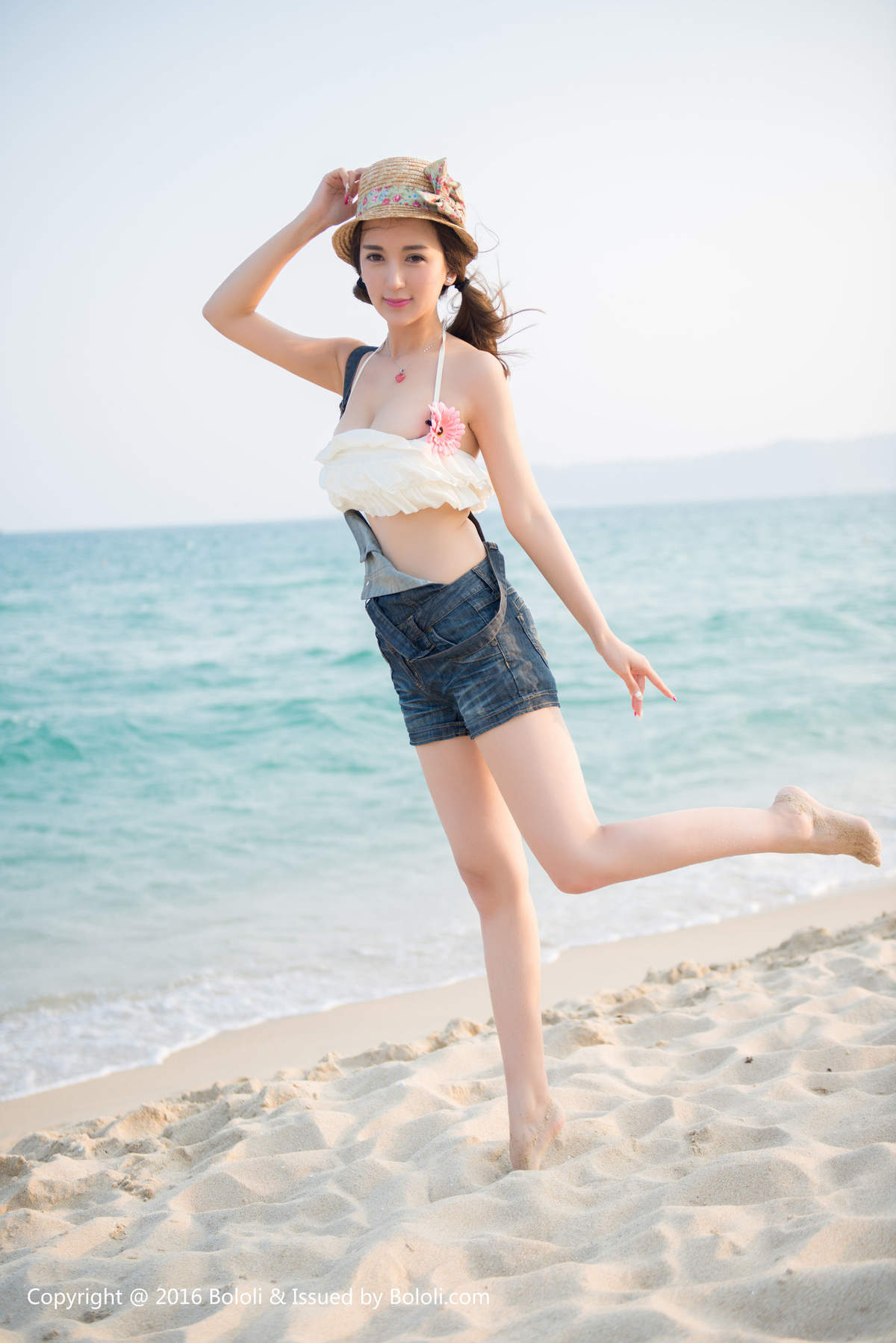 沙滩美女图片