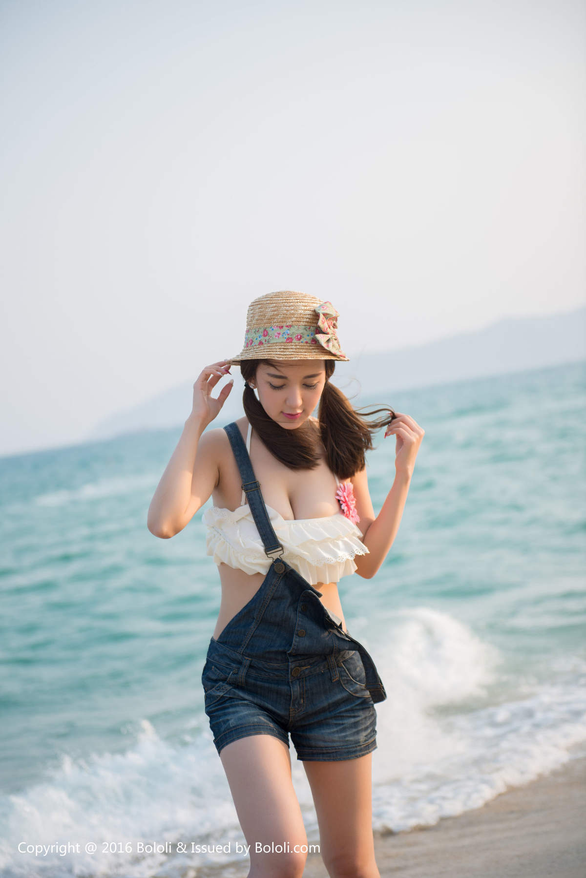 沙滩美女图片