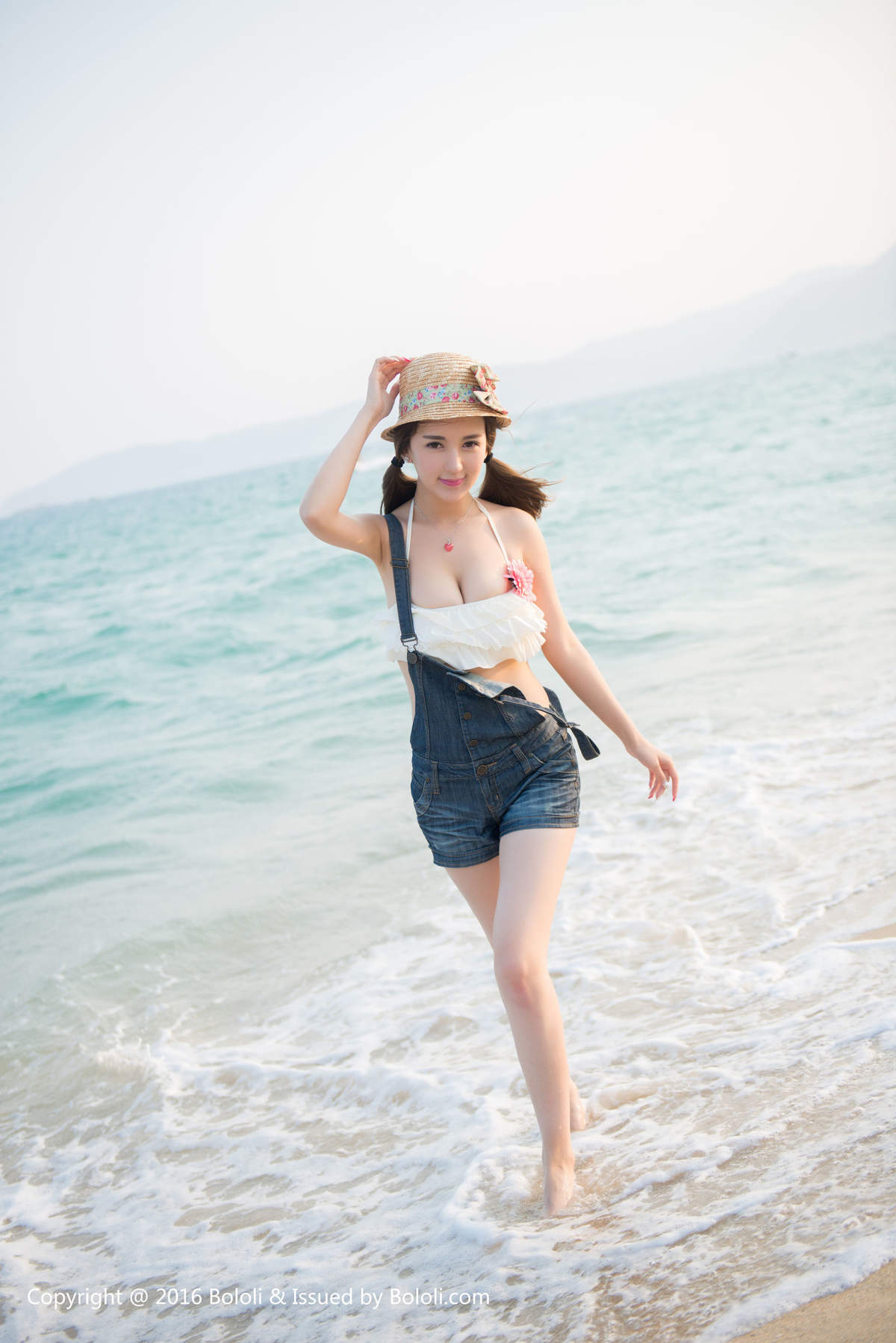 沙滩美女图片