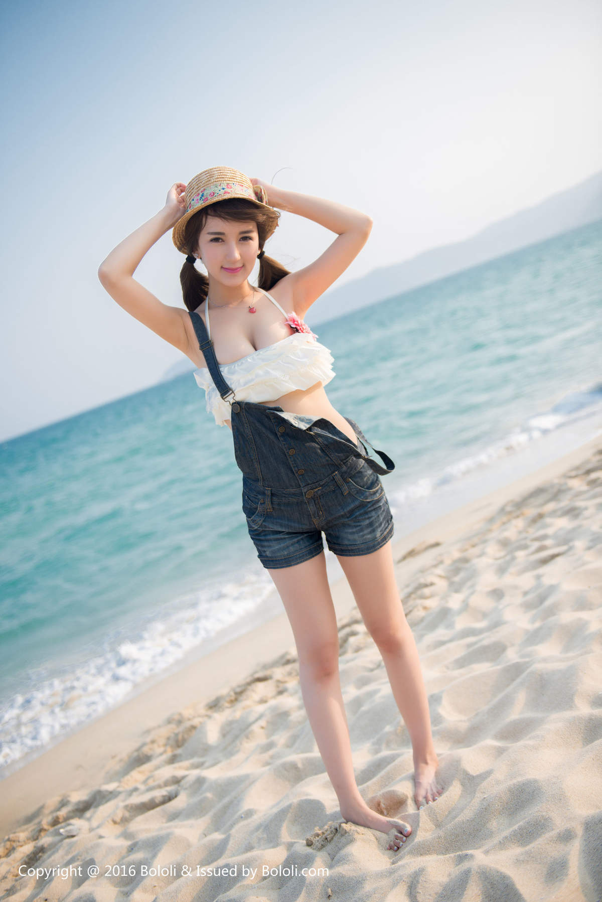 沙滩美女图片