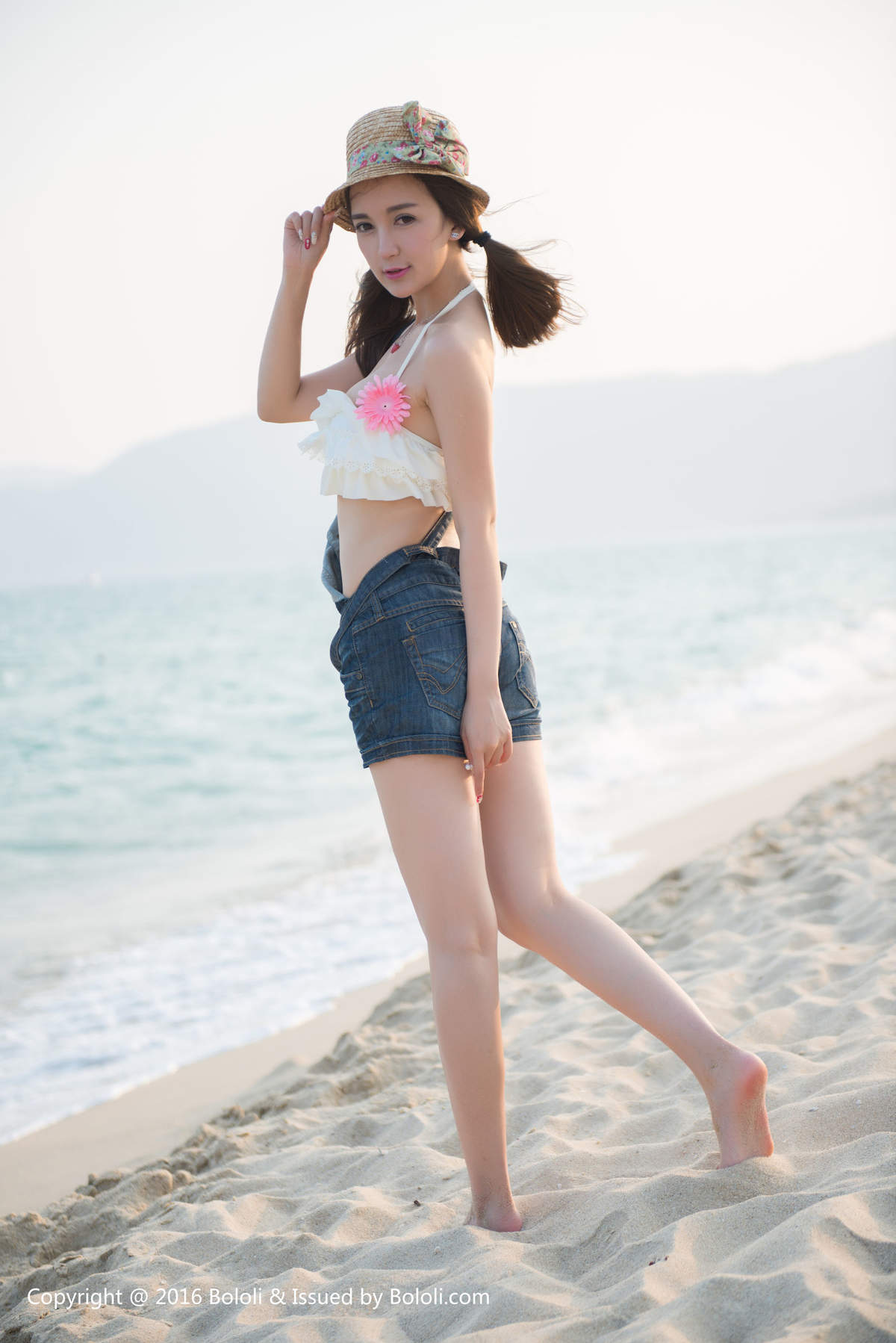 沙滩美女图片