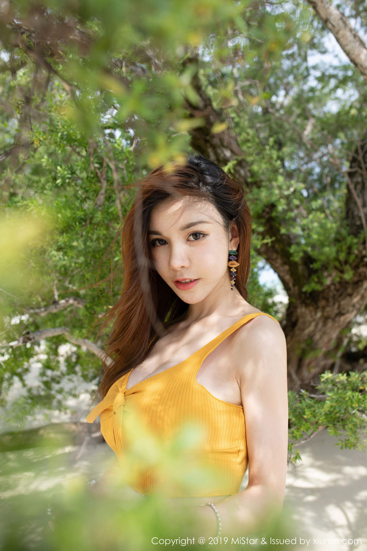 沙滩美女图片