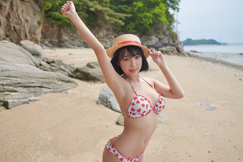 沙滩内衣秀个人照摄影短发美艳草莓小妹沙滩上酥胸迷人美女写真图片图片