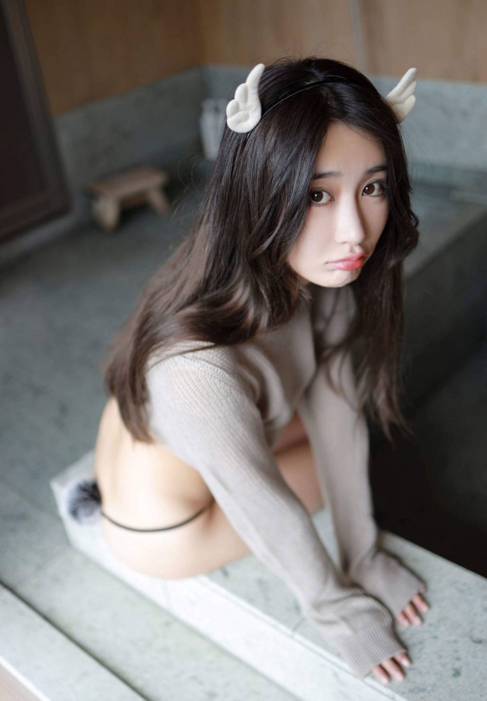 沙滩内衣秀个人照摄影短发美艳草莓小妹沙滩上酥胸迷人美女写真图片图片