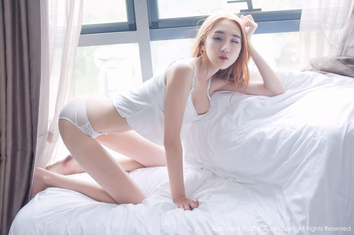 美艳又妩媚的丰满辣女冯木木LRIS依旧性感帅气十足写真集图片