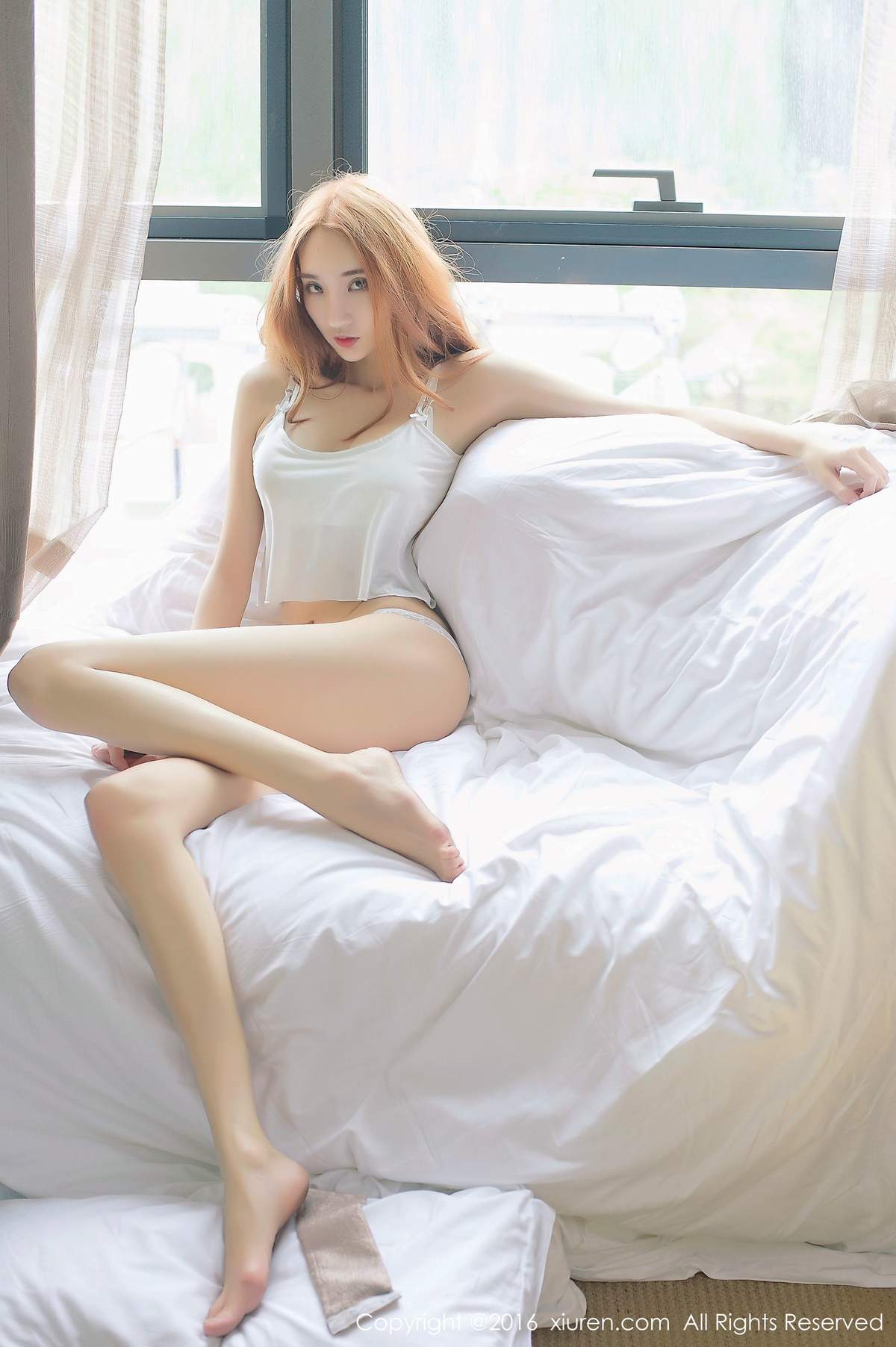 美艳又妩媚的丰满辣女冯木木LRIS依旧性感帅气十足写真集图片