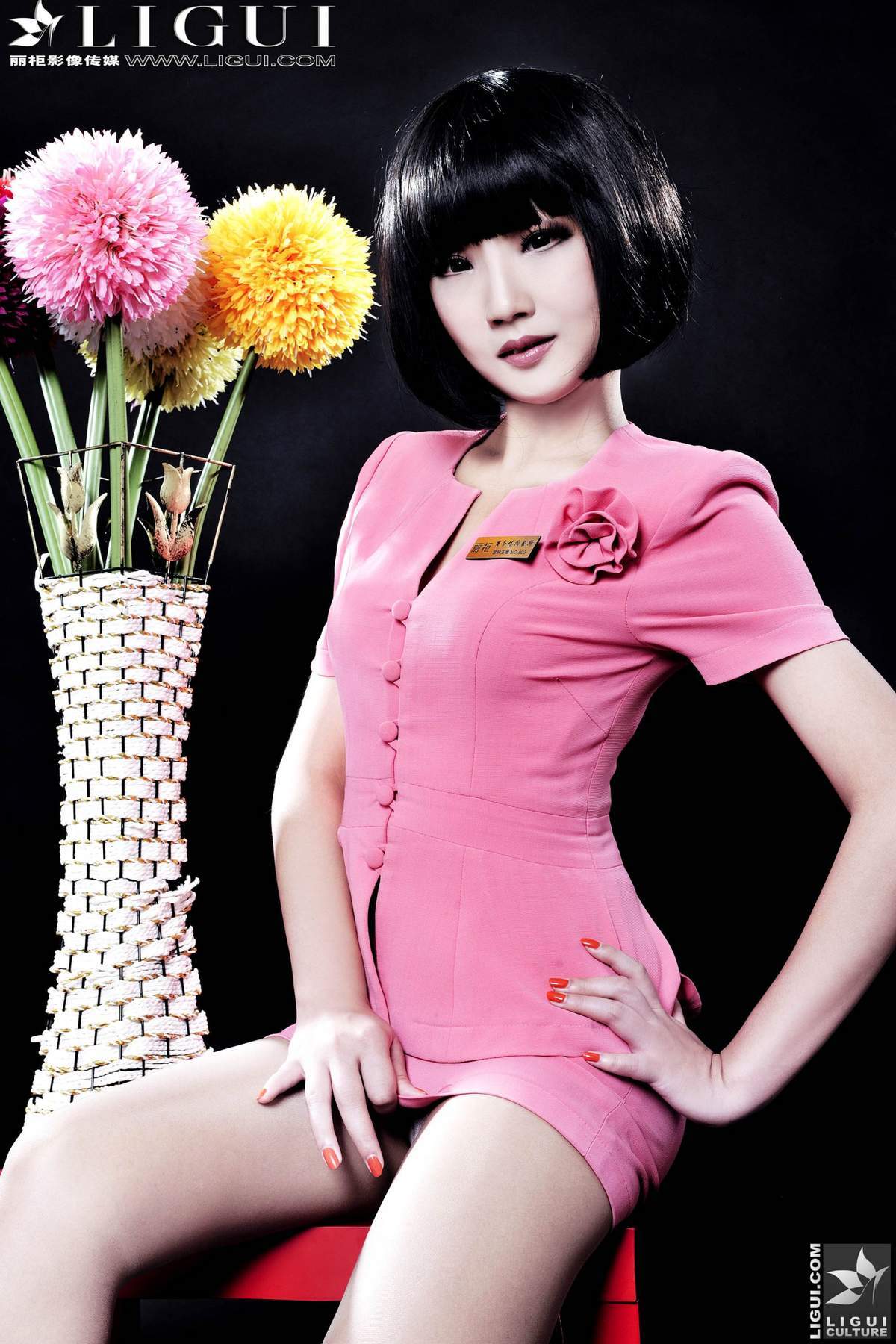 西装美女图片