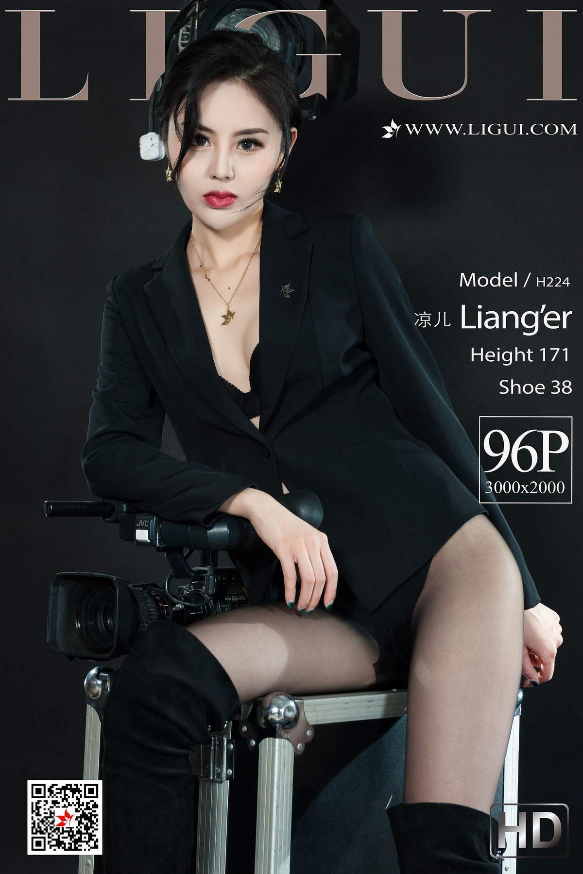 西装美女图片