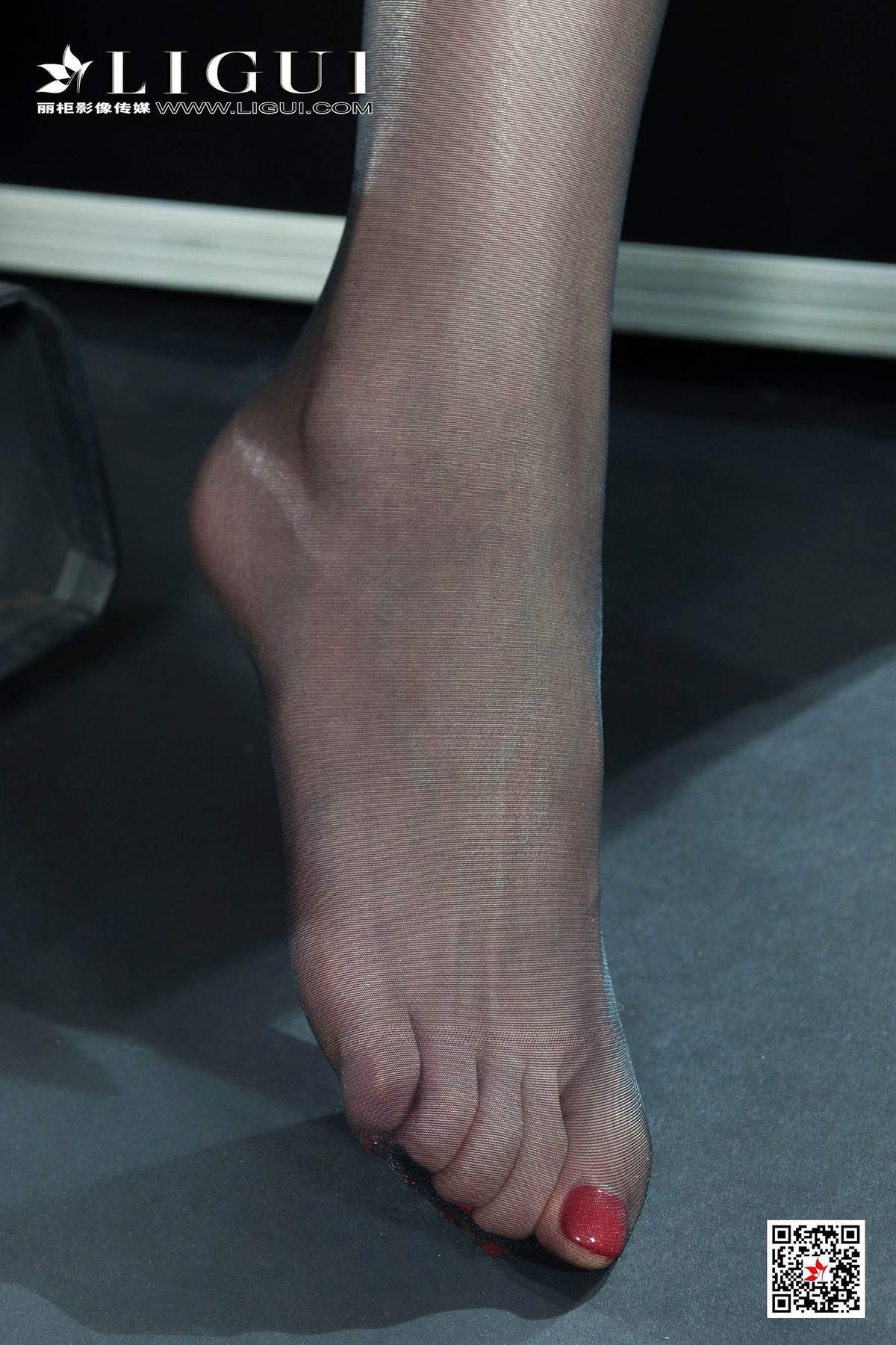 西装美女图片