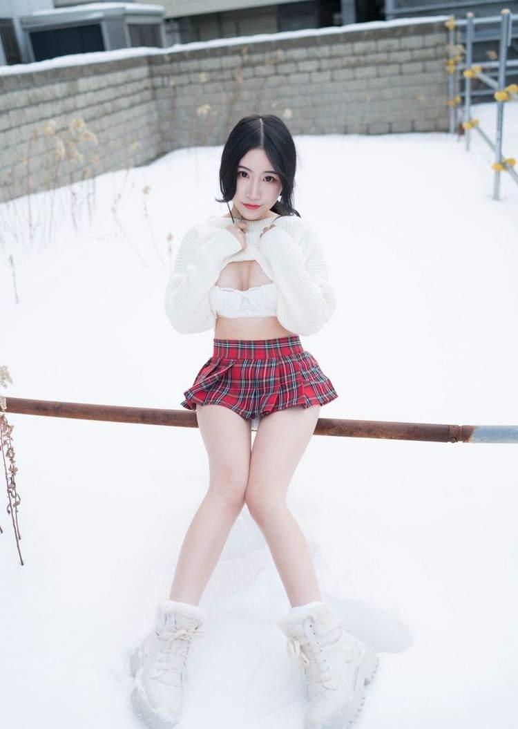 包臀裙美女图片