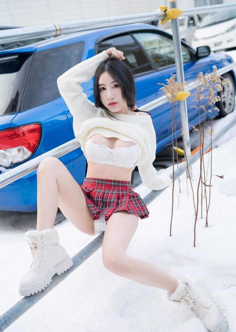 包臀裙美女图片