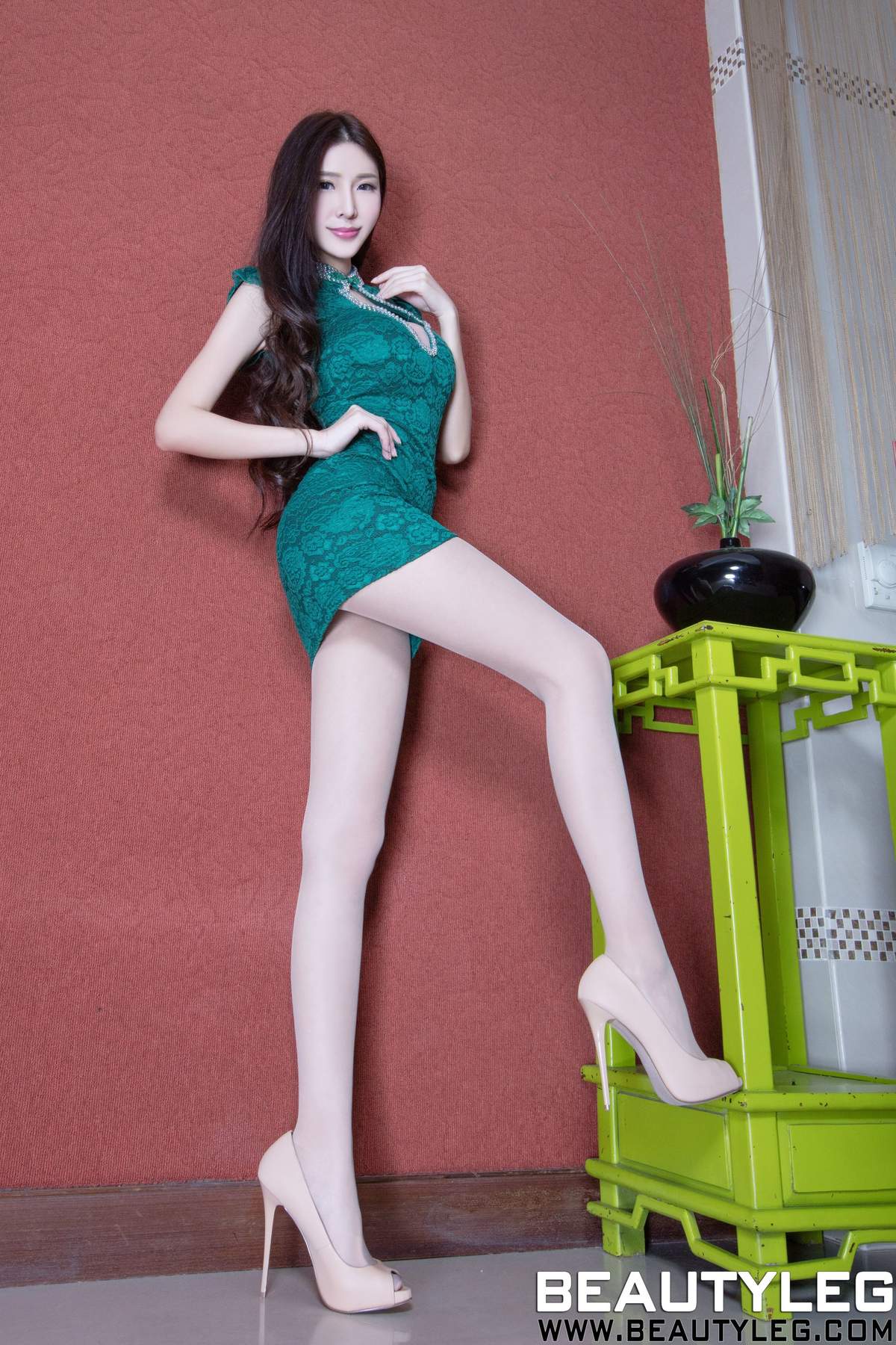 高跟鞋模特李小星Xin美腿高清写真集图片
