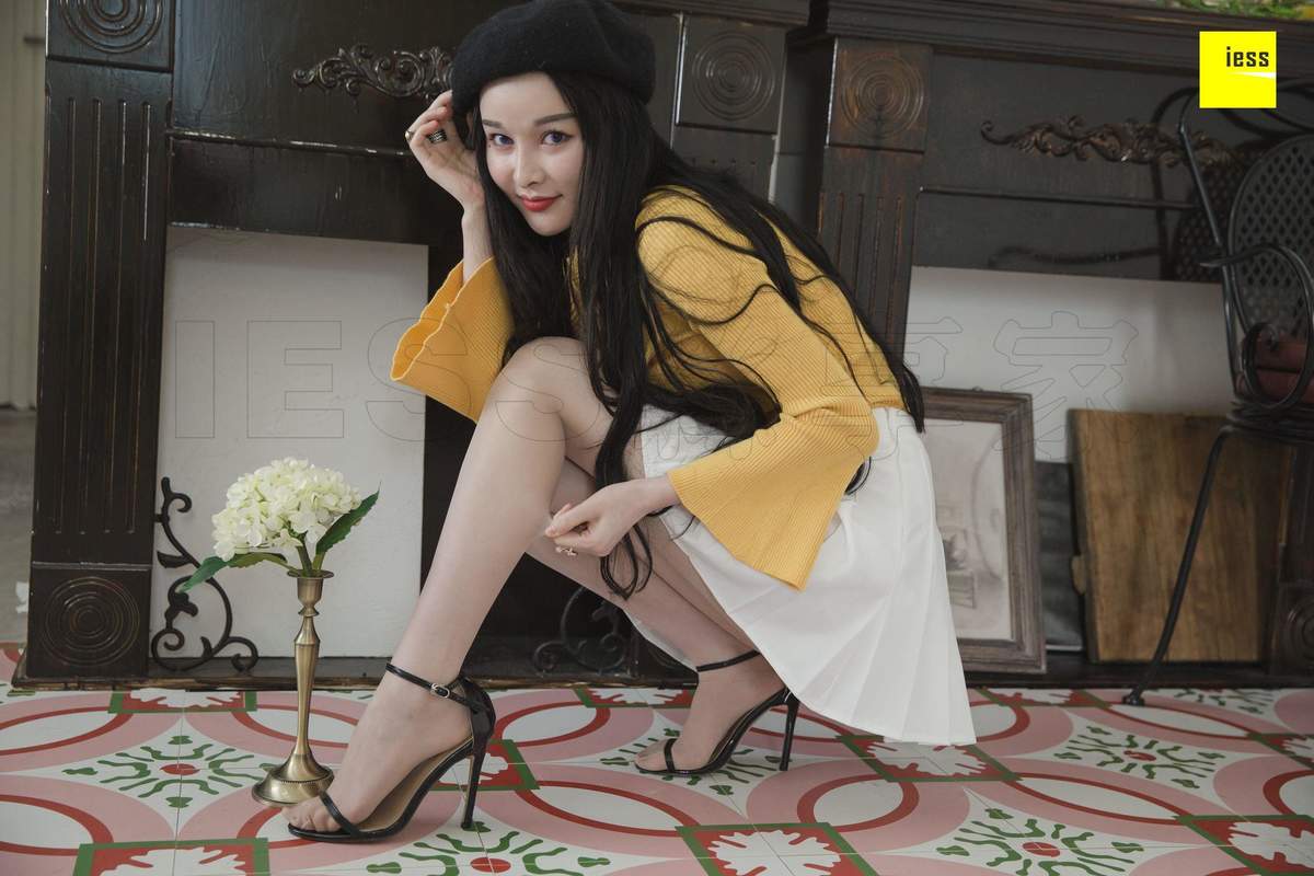 高跟鞋美女腿模孙千琪丝足OL写真集图片