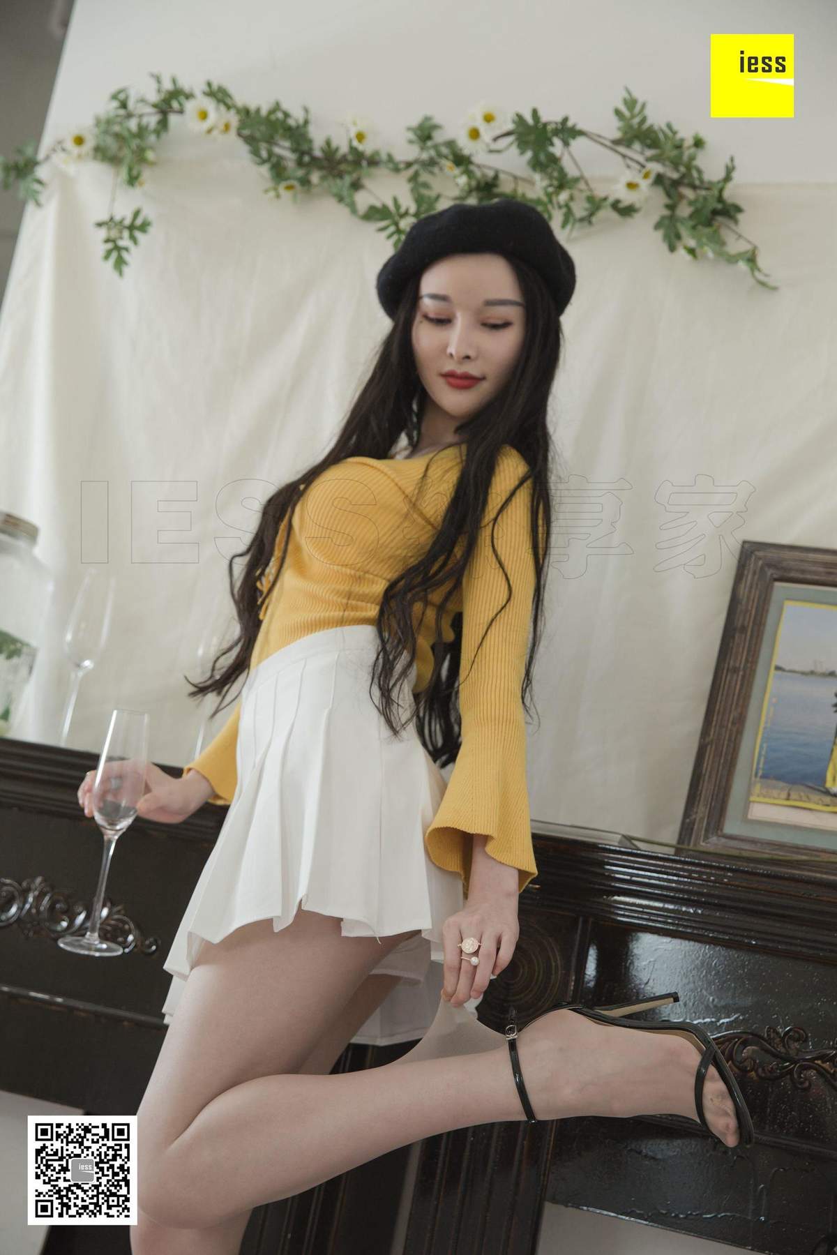 高跟鞋美女腿模孙千琪丝足OL写真集图片