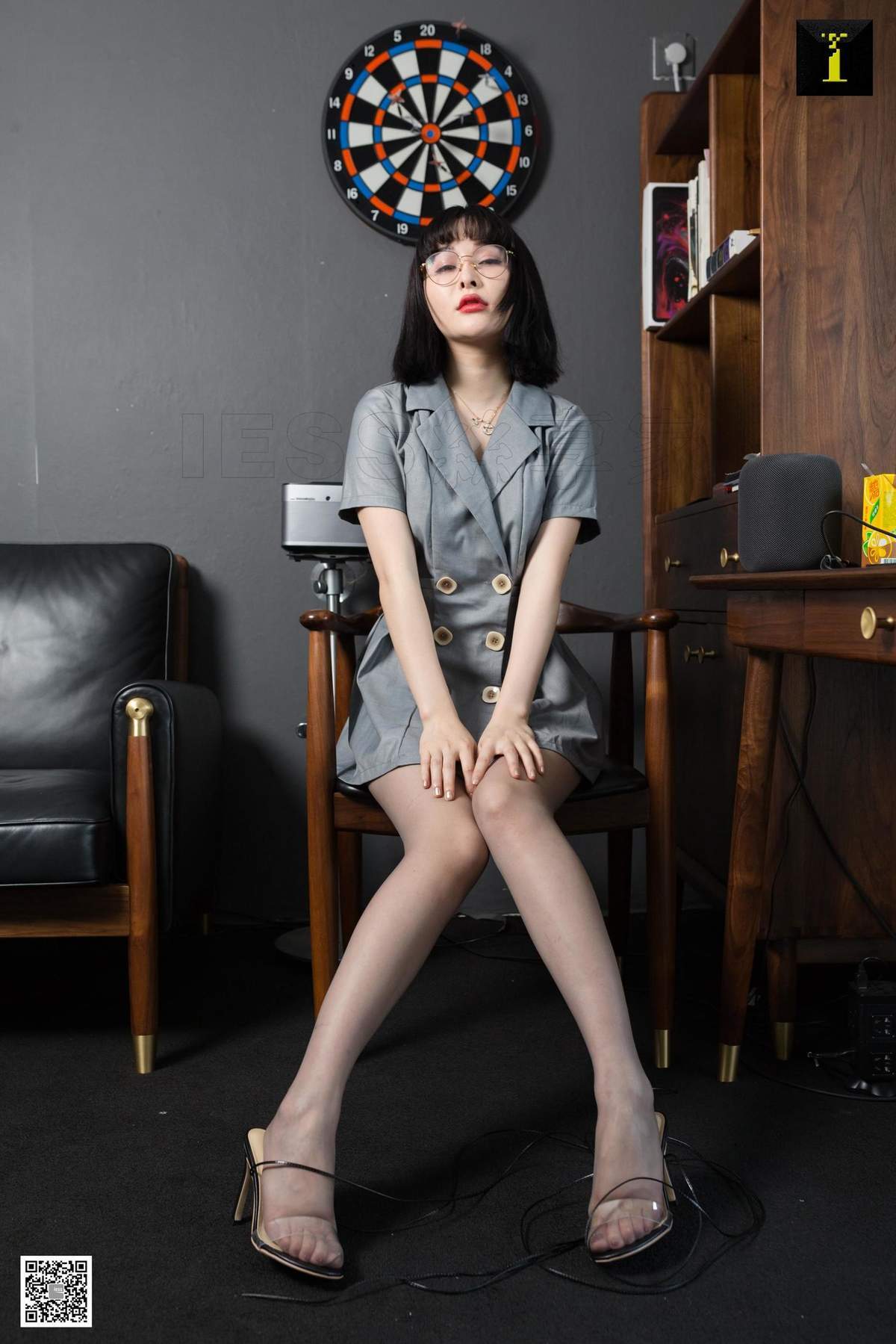 亚洲mm美腿高跟钟小八Tiara美腿写真集图片