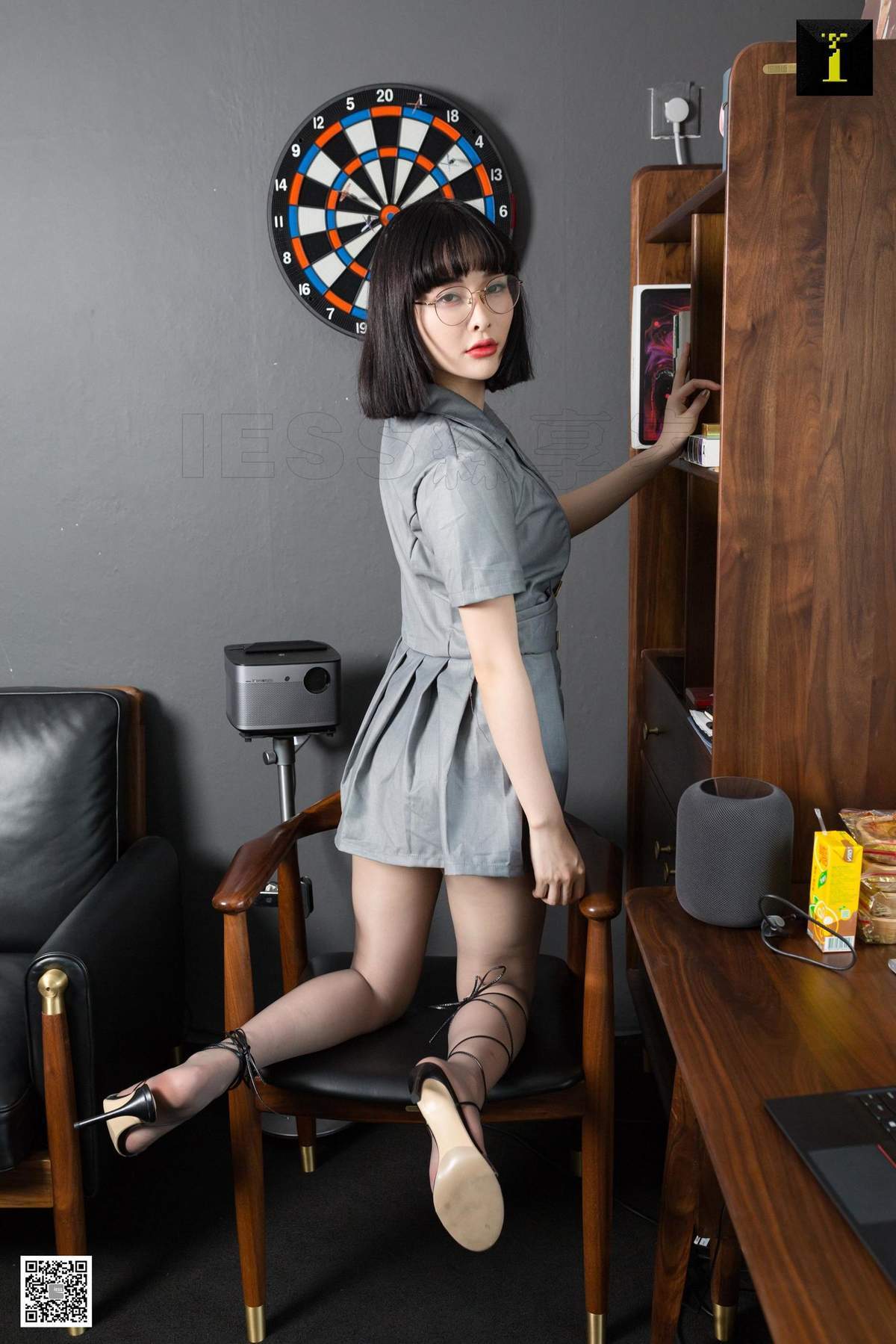 亚洲mm美腿高跟钟小八Tiara美腿写真集图片