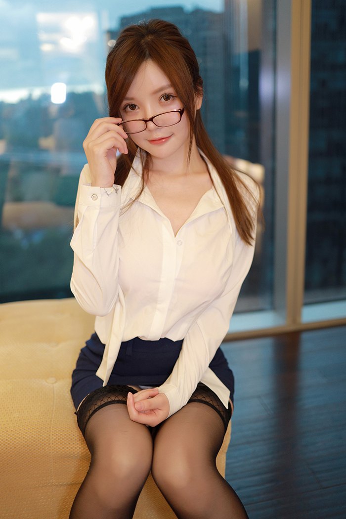 亚洲美女网美丽女教师糯美子白皙香臀美乳诱惑你图片