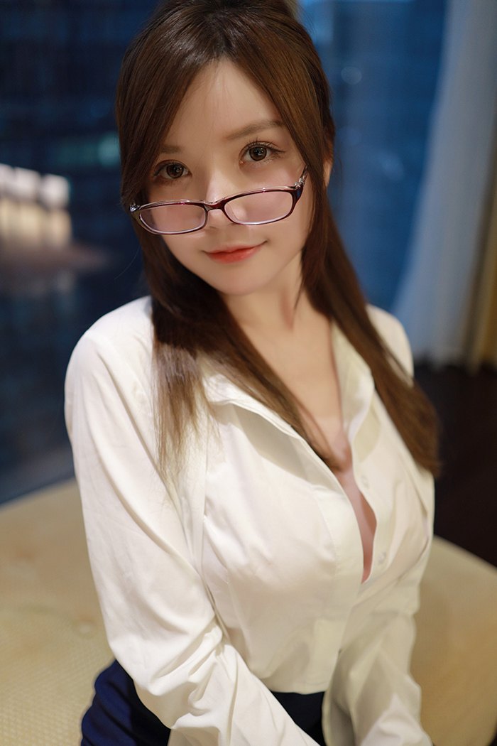 亚洲美女网美丽女教师糯美子白皙香臀美乳诱惑你图片