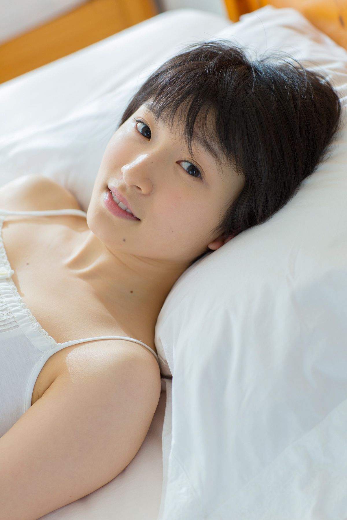 平胸妹子梦心月性感内衣与灵动韵味丝袜美女摄影写真集图片