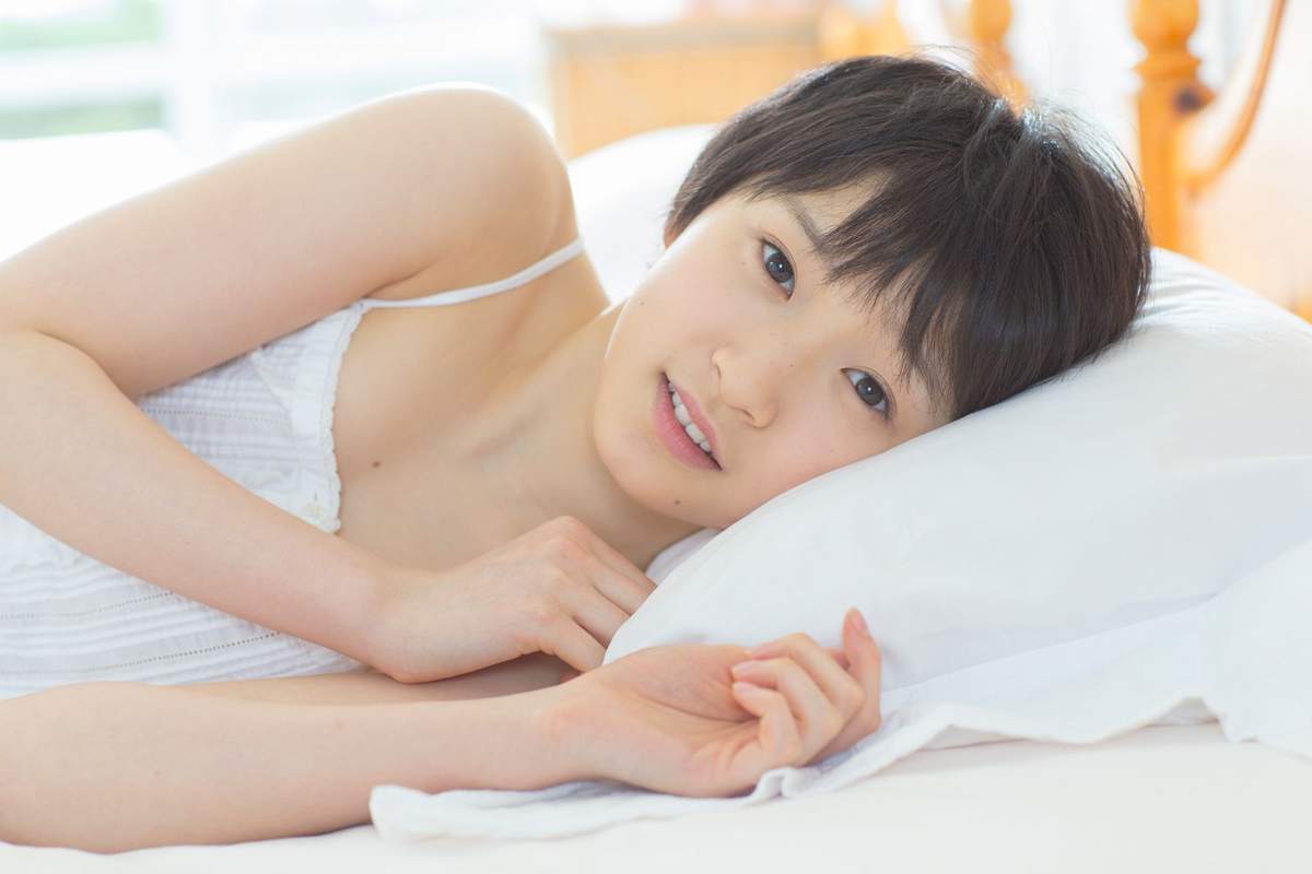 平胸妹子梦心月性感内衣与灵动韵味丝袜美女摄影写真集图片