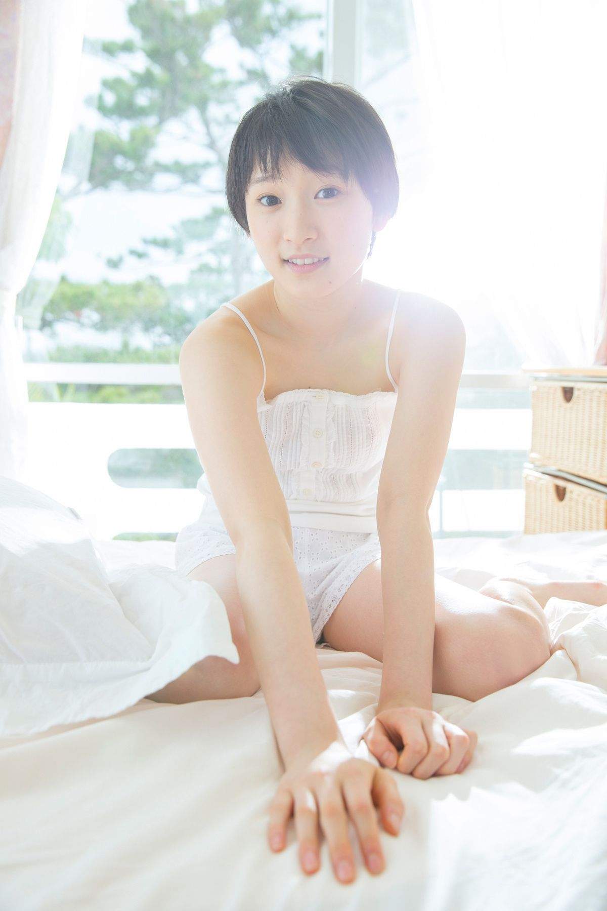 平胸妹子梦心月性感内衣与灵动韵味丝袜美女摄影写真集图片