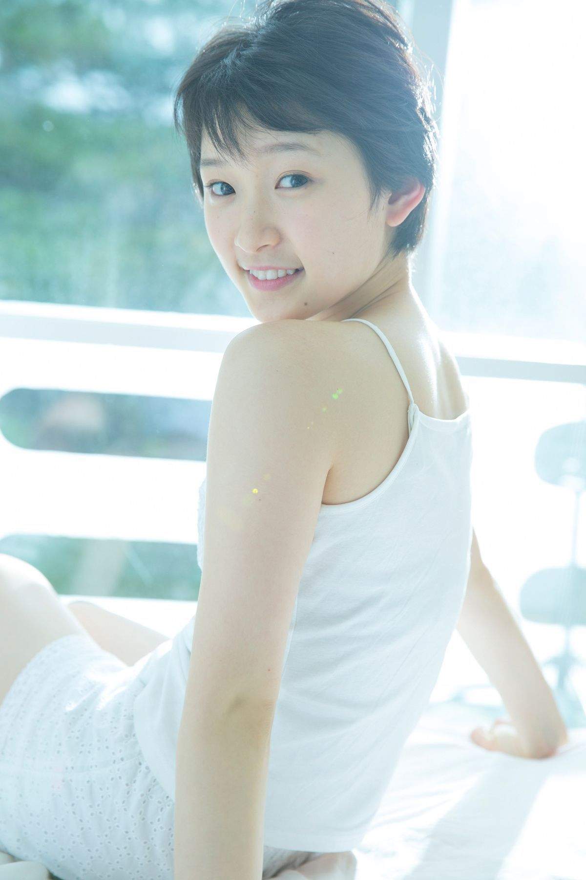 平胸妹子梦心月性感内衣与灵动韵味丝袜美女摄影写真集图片