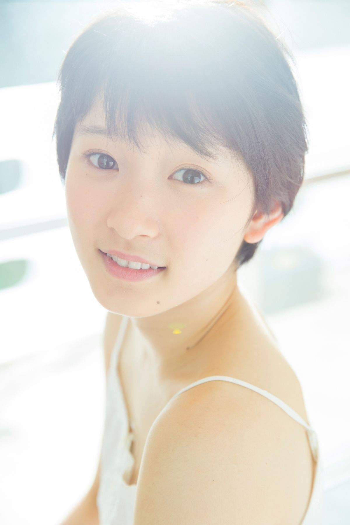平胸妹子梦心月性感内衣与灵动韵味丝袜美女摄影写真集图片