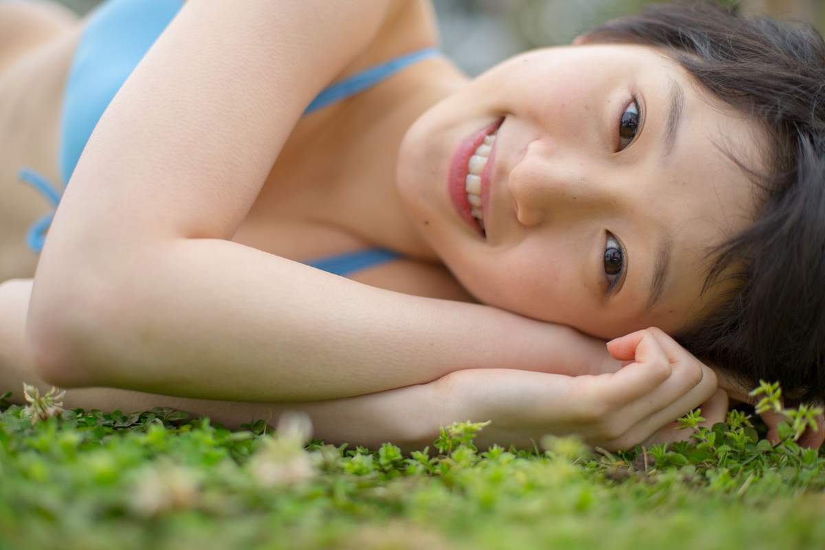 平胸妹子梦心月性感内衣与灵动韵味丝袜美女摄影写真集图片