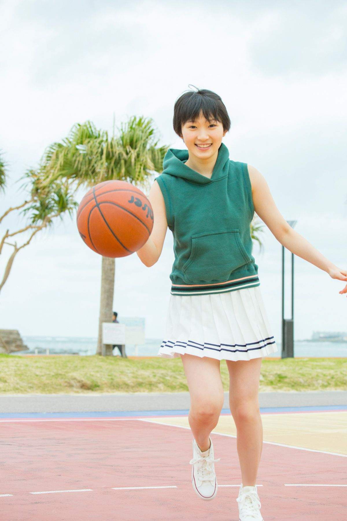 平胸妹子梦心月性感内衣与灵动韵味丝袜美女摄影写真集图片