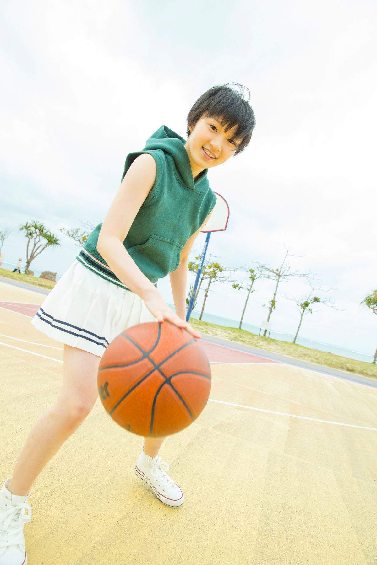 平胸妹子梦心月性感内衣与灵动韵味丝袜美女摄影写真集图片