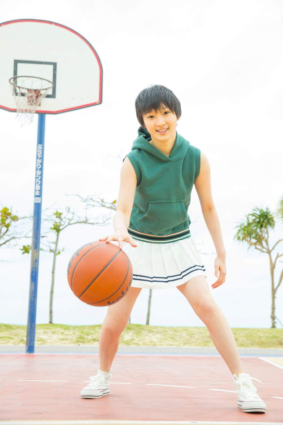 平胸妹子梦心月性感内衣与灵动韵味丝袜美女摄影写真集图片