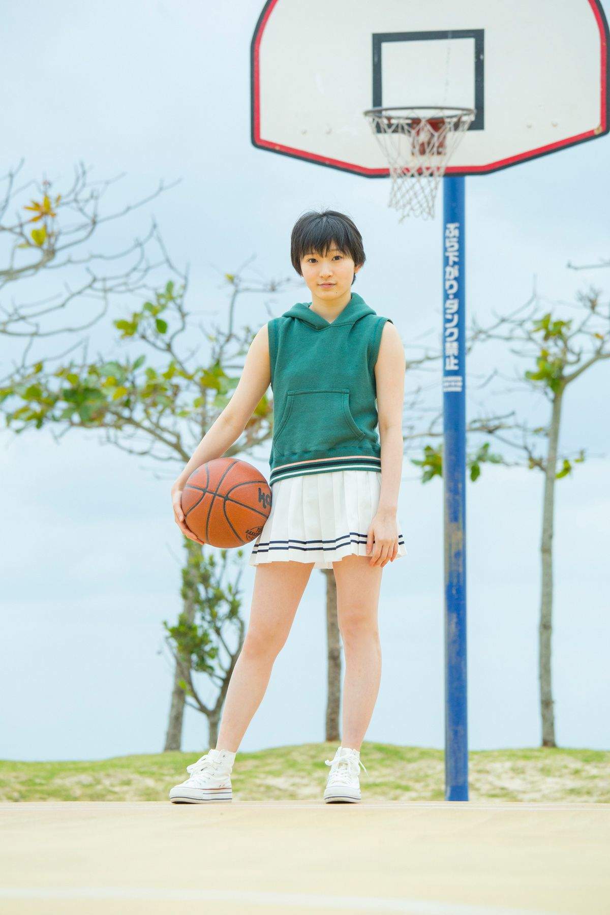 平胸妹子梦心月性感内衣与灵动韵味丝袜美女摄影写真集图片