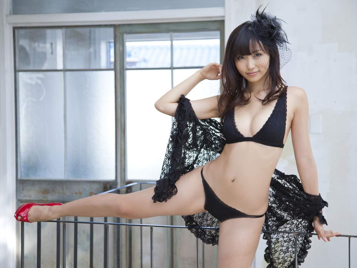 平胸妹子梦心月性感内衣与灵动韵味丝袜美女摄影写真集图片