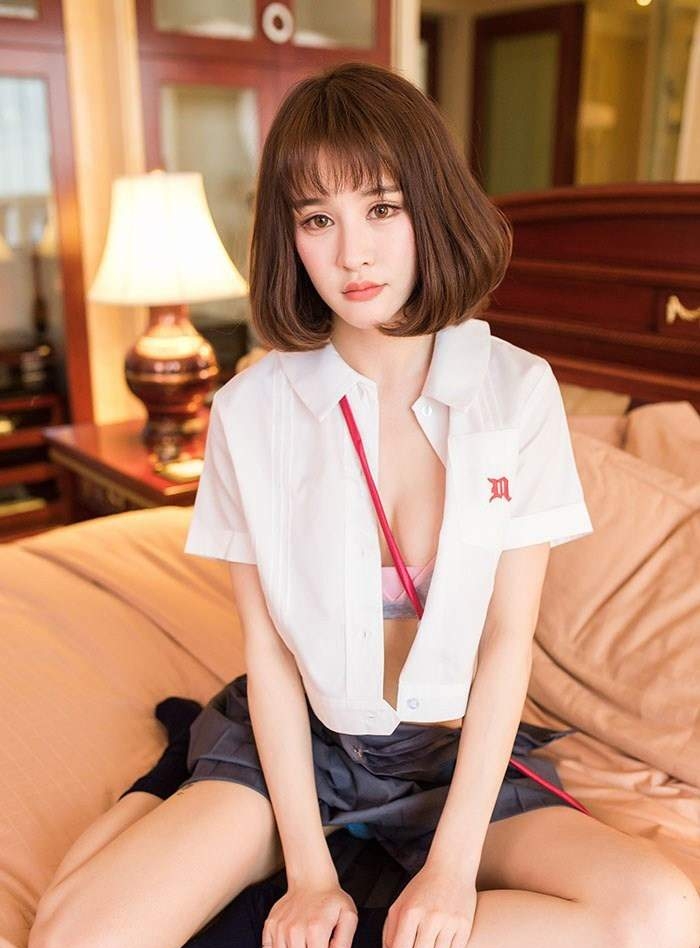 日本女优90后小美女透明丝袜顶级美女长发写真套图图片