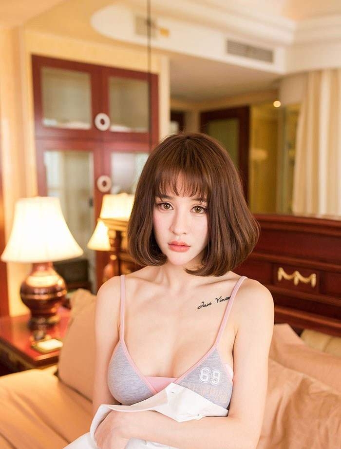 日本女优90后小美女透明丝袜顶级美女长发写真套图图片
