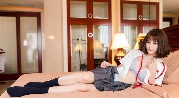 日本女优90后小美女透明丝袜顶级美女长发写真套图图片