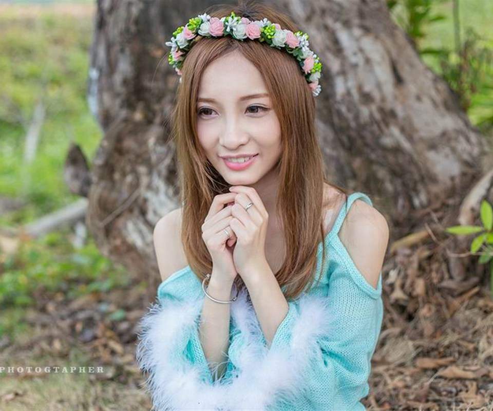 日本女优90后小美女透明丝袜顶级美女长发写真套图图片