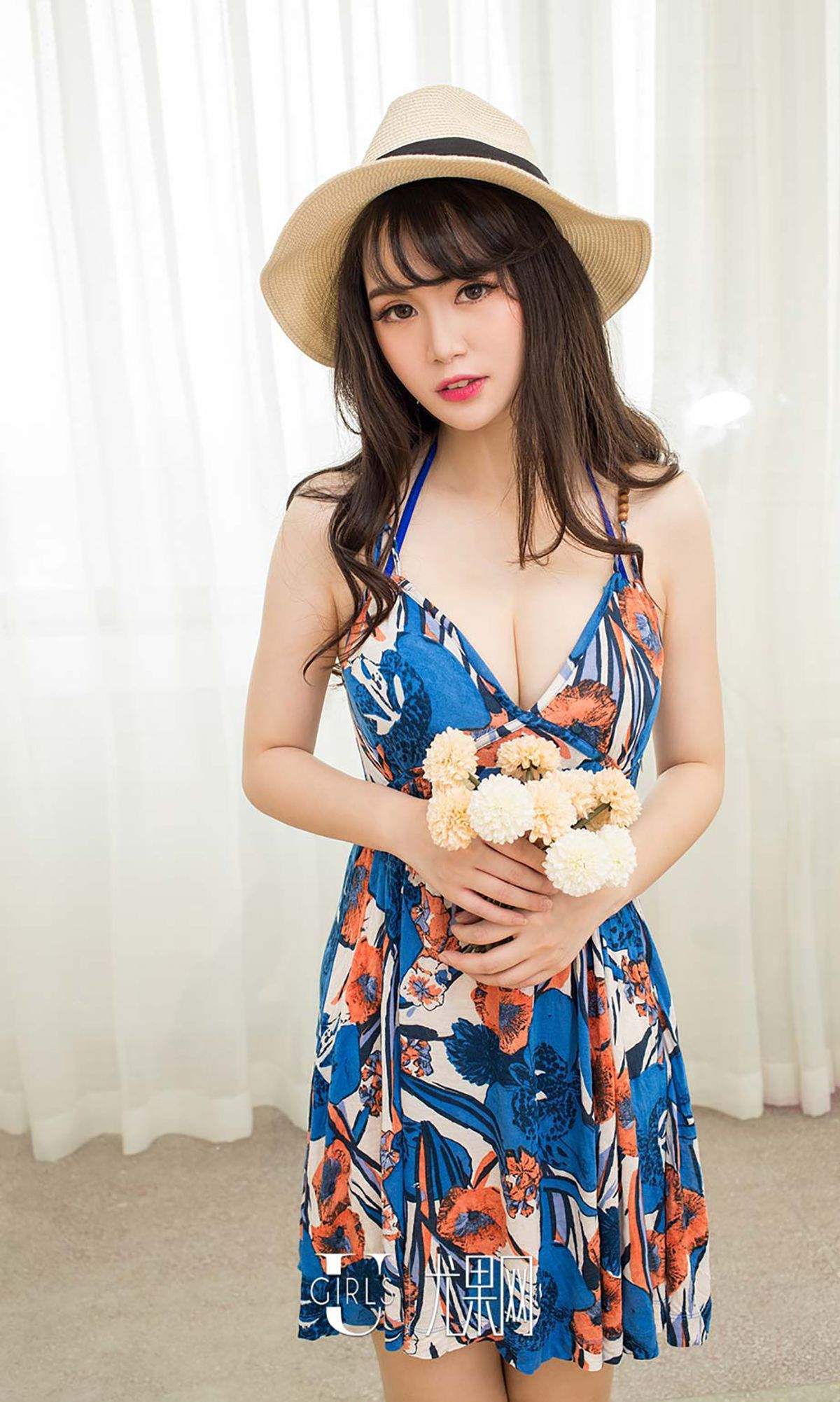 C罩杯美女李筱乔JoJo和女神体验丛林探险写真集图片