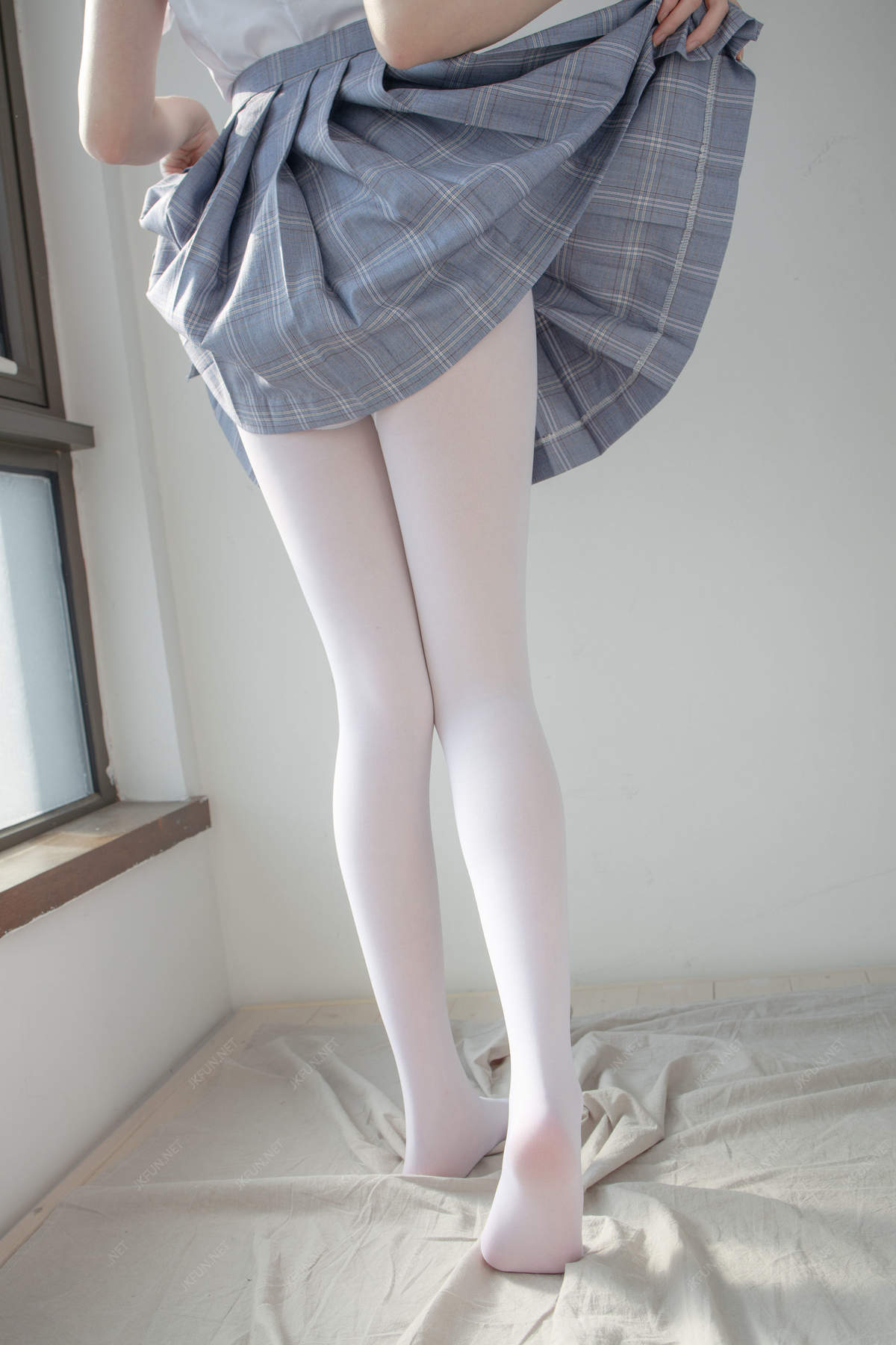 腿模Yoyo童采萱白丝网袜黑丝网袜No.1717写真集图片