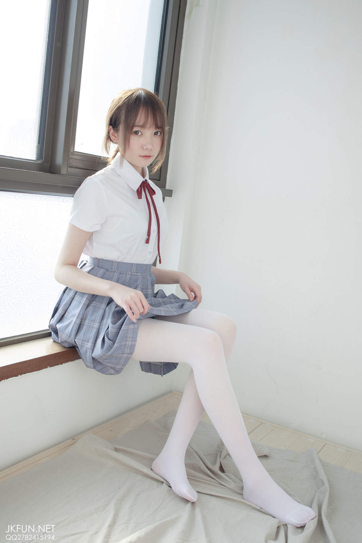 腿模Yoyo童采萱白丝网袜黑丝网袜No.1717写真集图片