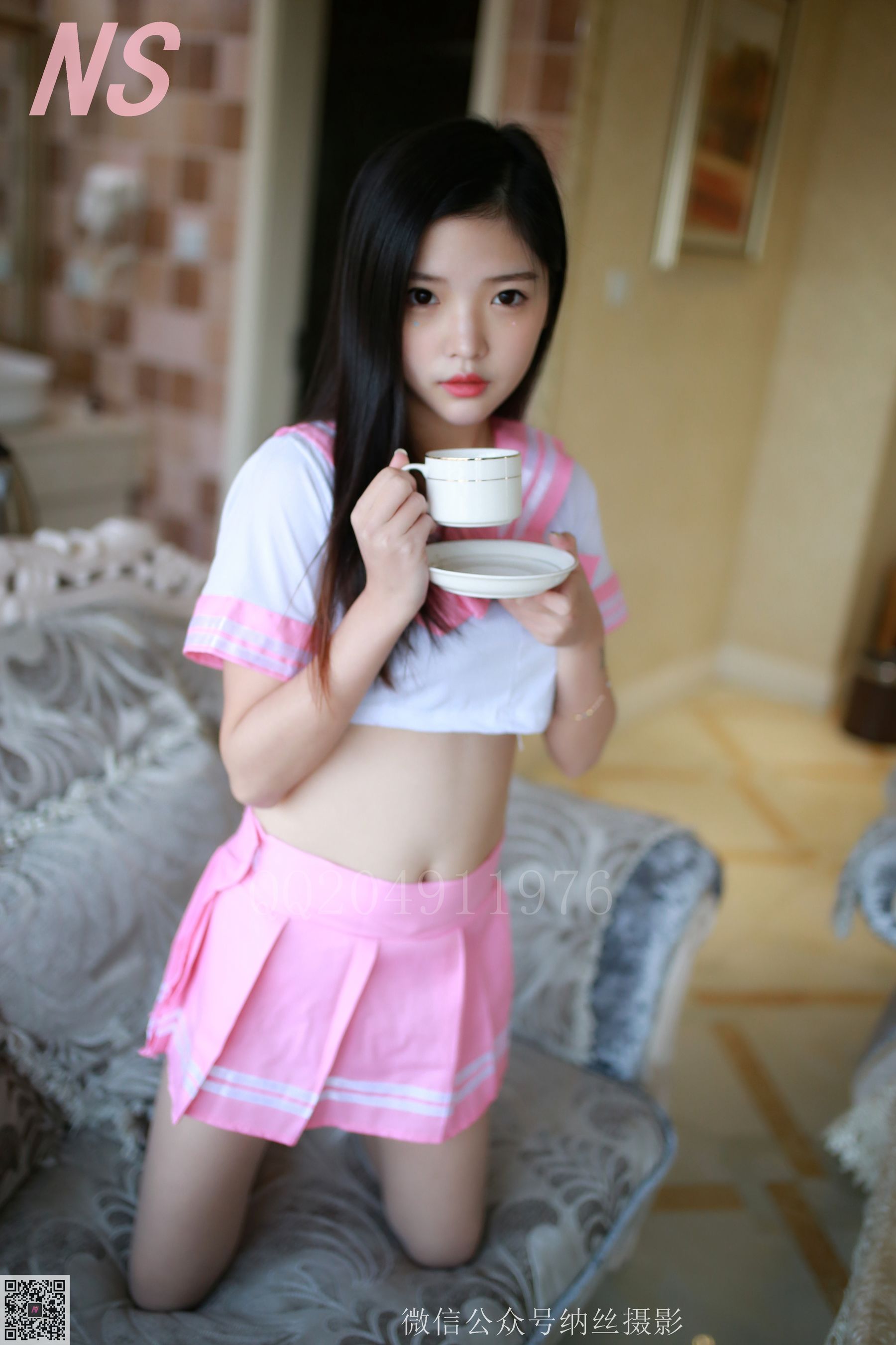 乌克兰美女divinaa高挑霸气总裁陈小喵肉丝高跟美腿撅臀示爱图片