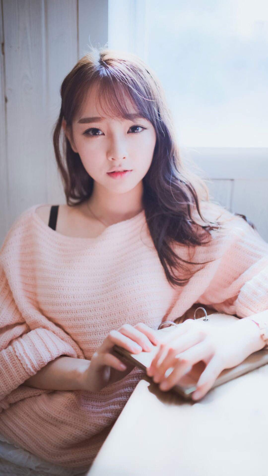 清纯甜美美女户外写真高清桌面壁纸_高清桌面壁纸图片